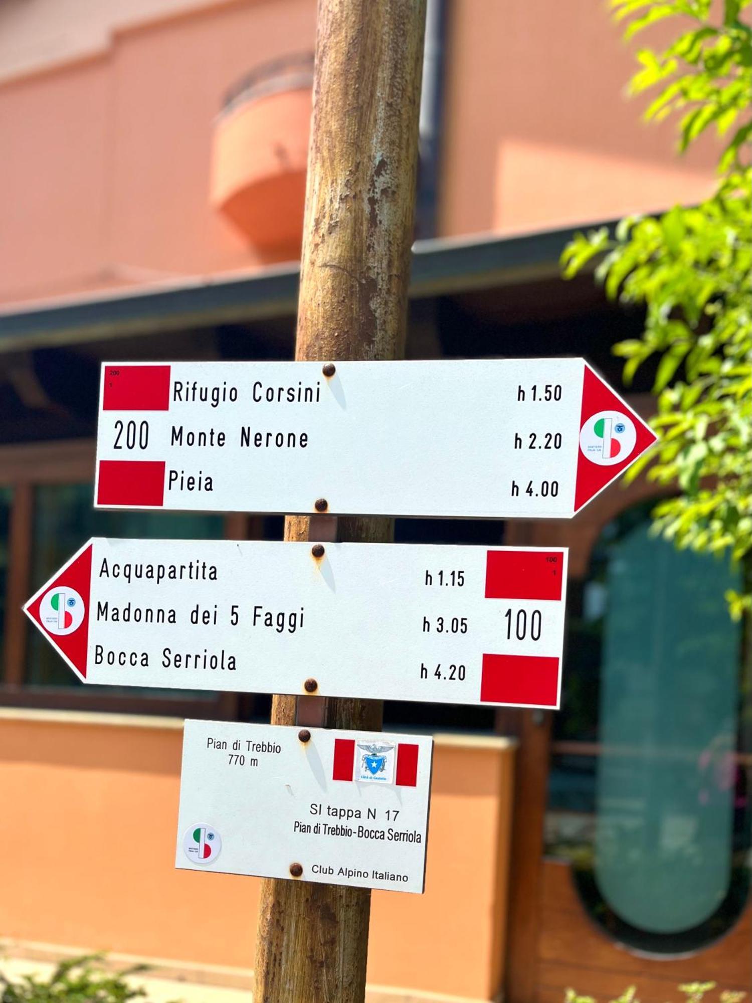 Hotel Ristorante Montenerone Apecchio Экстерьер фото