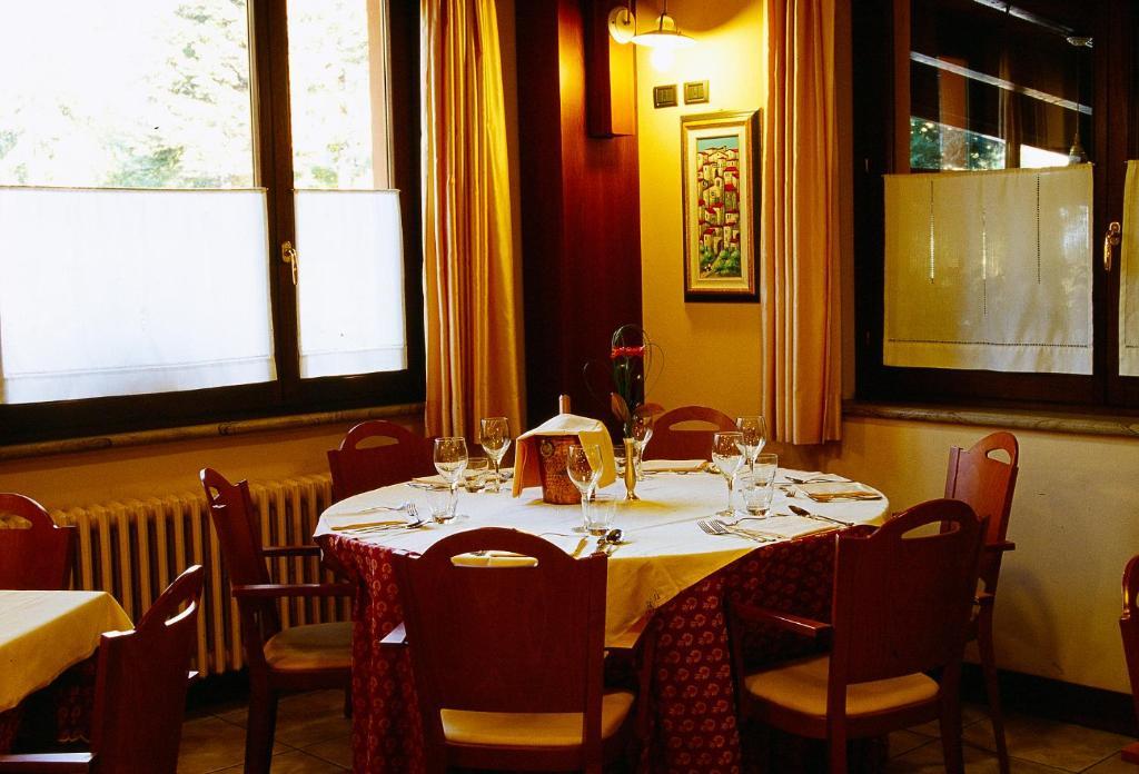 Hotel Ristorante Montenerone Apecchio Экстерьер фото