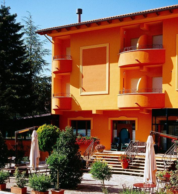 Hotel Ristorante Montenerone Apecchio Экстерьер фото