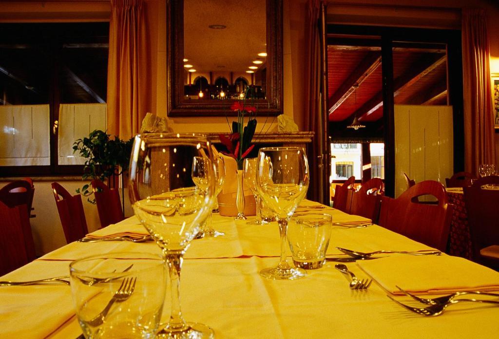 Hotel Ristorante Montenerone Apecchio Экстерьер фото